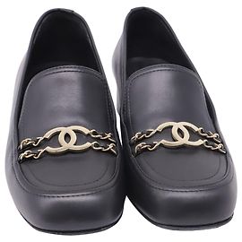 Chanel CC Chain Loafers in Black Leather Black
