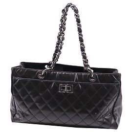 Chanel 2.55 Reissue Chain Tote Bag in Black Patent Leather Black