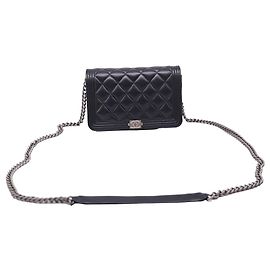 Chanel Boy Wallet on Chain em pele de cordeiro preta Preto