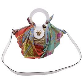 Sciarpa intrecciata Versace e borsa a mano La Medusa in rafia multicolore Multicolore