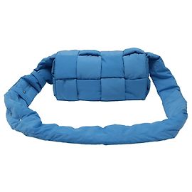 Borsa a tracolla Bottega Veneta Padded Tech Cassette in nylon blu Blu