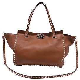 Valentino Garavani Rockstud Tote Bag Medium aus braunem Leder Rot Bordeaux