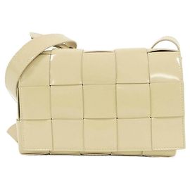 Bolsa de Ombro em Bezerro Bottega Veneta Marrom Bege