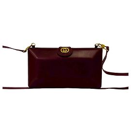 Gucci Schultertasche aus Leder Braun
