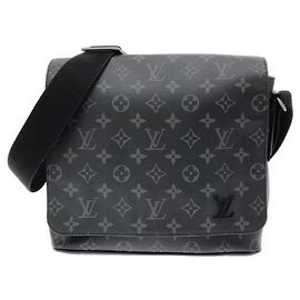 Borsa a tracolla Louis Vuitton Monogram Eclipse District PM Nero
