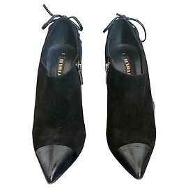 Autre Marque Lezilla Stiefeletten aus schwarzem Wildleder Schwarz