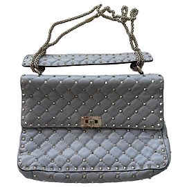 Bolsa de ombro Valentino Garavani Rockstud em couro cinza Cinza