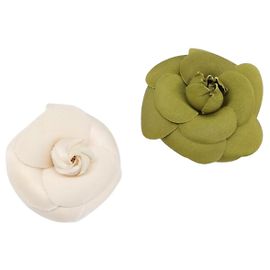 Spilla CHANEL Camelia metallo set da 2 Bianco Verde CC Auth 204281 Bianco Verde