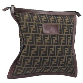 Sac pochette FENDI Zucca Canvas Marron Doré Auth 208136 Marron Autre