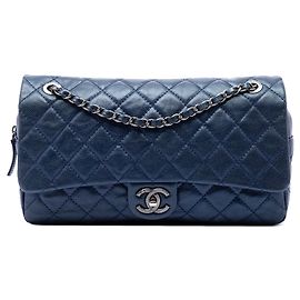 Borsa a tracolla Chanel Jumbo Quilted Iridescent Caviar Easy Flap Blu Blu