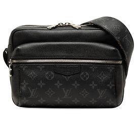 Bolsa Tiracolo Louis Vuitton Monogram Taigarama Outdoor Preta Preto