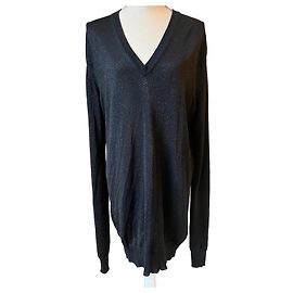 Prada V-Ausschnitt-Strickpullover in Schwarz Schwarz
