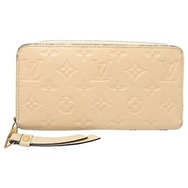 Louis Vuitton Zippy Wallet in Cream Cream