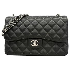 Bolsa de ombro Chanel em couro de bezerro granulado preto Preto