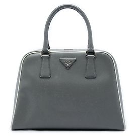 Prada Gray Saffiano Lux Pyramid Frame Handtasche Braun