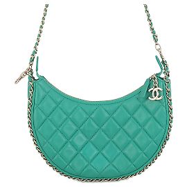 Borsa Hobo Chanel Small in pelle d'agnello matelassé verde con catena e gancio Verde