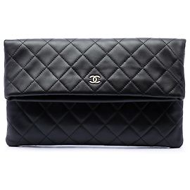 Clutch Chanel Black Quilted Lambskin CC Beauty Foldover Clutch Nero