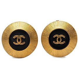 Chanel Gold CC vergoldete Emaille-Clip-Ohrringe Andere