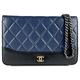 Chanel Blue Bicolor Gabrielle Wallet On Chain aus gesteuertem Kalbsleder Blau Dunkelblau