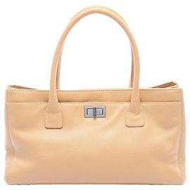 Chanel Beige Medium Executive Cerf Tote Beige