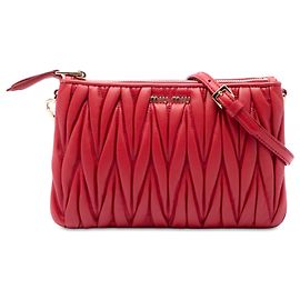 Miu Miu Red Matelasse Nappa Double Zip Crossbody Roja