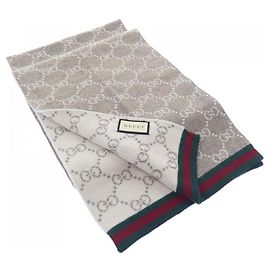 Gucci grauer Wollschal Braun