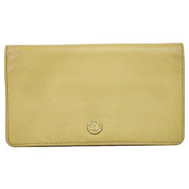 Portefeuille bifold Chanel CC en cuir medium Beige