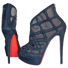 Christian Louboutin Botines Louboutin de ante negro y malla Negro