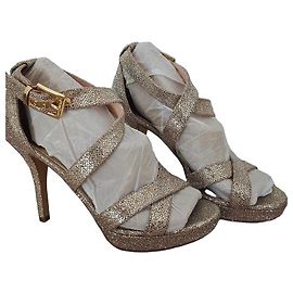 Sandalias de tacón Michael Kors doradas con purpurina Dorado