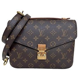 Louis Vuitton Pochette Métis Monogram Canvas Altro