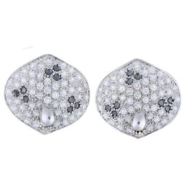 Autre Marque Non Signe / Unsigned Black diamond Earrings K18WG 10.6g, 2.45 ct White