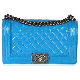 Chanel Boy Bag Old Medium aus blauem Lackleder, gesteppt Blau