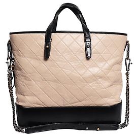 Chanel Saco tote acolchoado Gabrielle 2017 em couro de cordeiro bege Bege