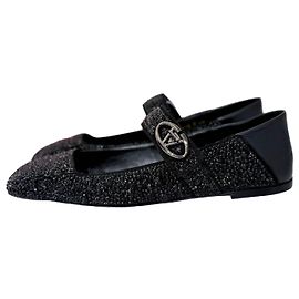 Mary Jane Valentino Garavani em Pele Preta com Strass Preto