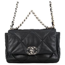 Chanel Black Medium Lambskin 19 Flap Schwarz