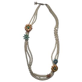 Colar Chanel de pérolas multi-voltas com flores esmaltadas Branco Multicor