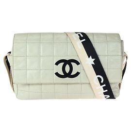 Borsa a tracolla Chanel Vintage Lambskin Chocolate Bar Bianco