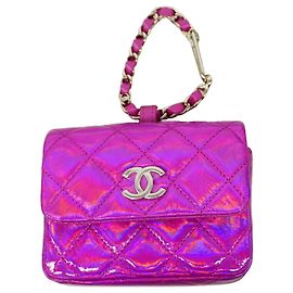 Porte-clés Chanel Aurora Pink en cuir verni matelassé Rose