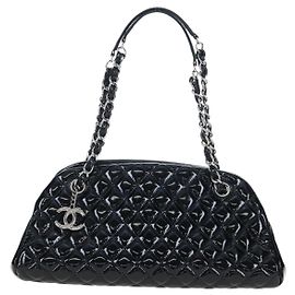 Chanel Just Mademoiselle Quilted Patent Small Negro