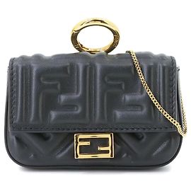 Bolsa de Ombro Fendi Nano Baguette Mini com Corrente Preto