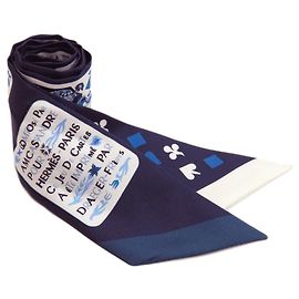 Hermès Lenço de seda Hermes Twilly em Navy Azul marinho