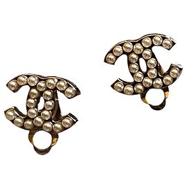 Chanel CC vergoldete Clip-On-Ohrringe mit Kunstperlen Andere