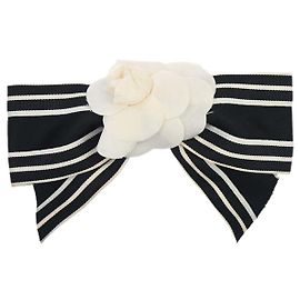 Barrette de Cabelo Chanel Camélia em Cetim Preto