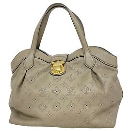 Sac à main Louis Vuitton Mahina Seals PM Taupe