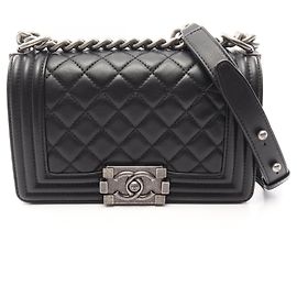 Chanel Boy Small Schultertasche aus schwarzem Lammleder Schwarz