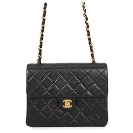 Bolsa de Ombro Chanel em Couro Preto com Corrente Preto