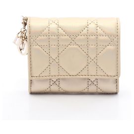 Cartera tri-fold Lady Cannage Christian Dior Dorado