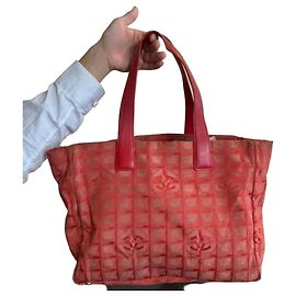 Chanel New Travel Line Shopper Vermelho com Certificado de Autenticidade Vermelho