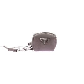 Llavero Prada de piel gris Gris