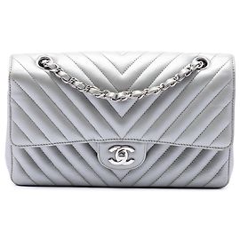 Chanel Silver Medium Classic Chevron Caviar Double Flap Silber